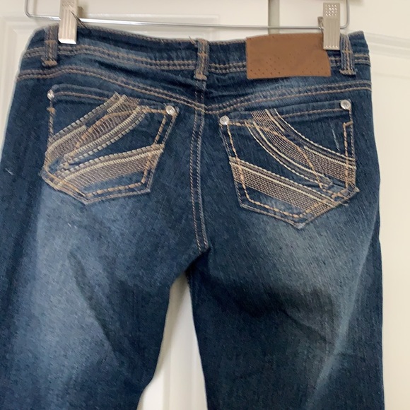 Almost Famous distressed Jeans - Picture 4 of 6